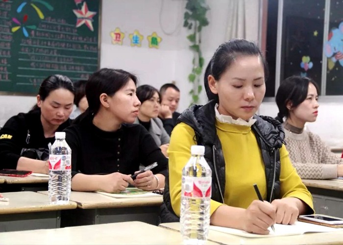 仙居縣家庭教育示范校落戶(hù)我校 家長(zhǎng)精品課堂開(kāi)課